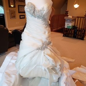 Pnina Tornai Unused Never Worn Petite Wedding Gown